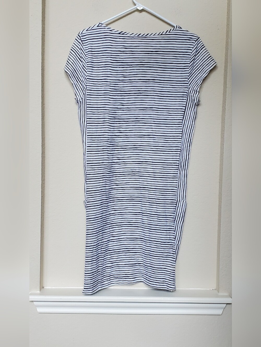 Garnet Hill White and Navy Striped Tee Dress.  Size Medium - Picture 4 of 6